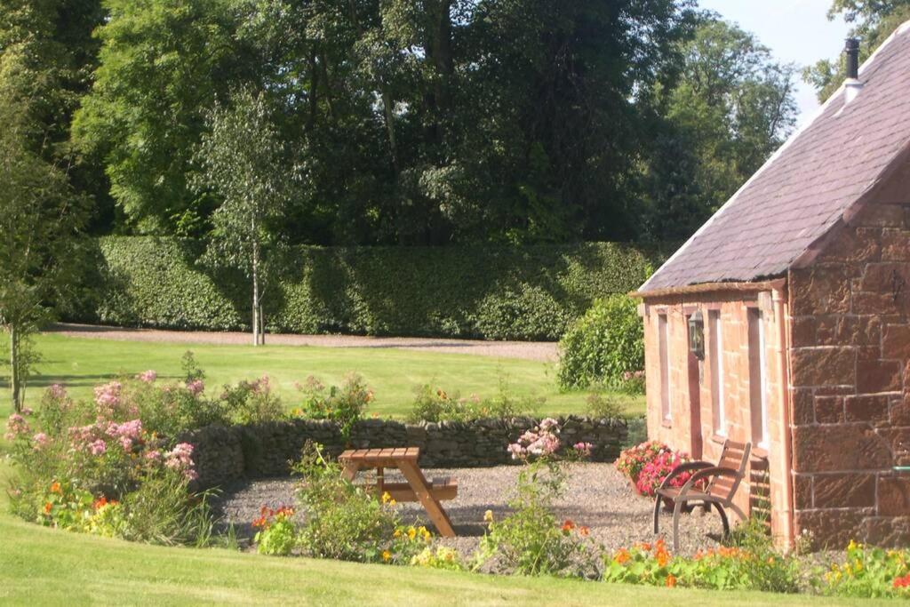 Harleyburn Cottages - Stables And Saddlery Melrose Extérieur photo