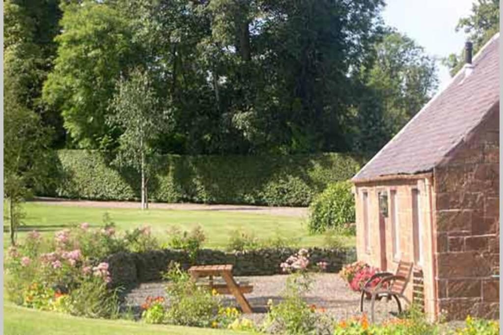 Harleyburn Cottages - Stables And Saddlery Melrose Extérieur photo